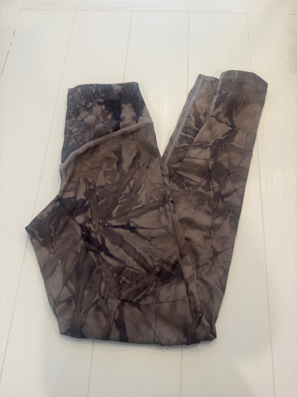 Balance Athletica Tie-Dye Leggings in Brown & Black